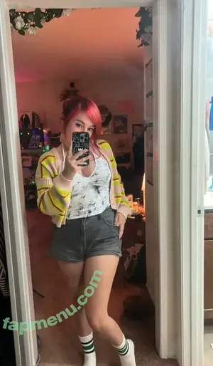 Yellowspoongirl nude photo #0337