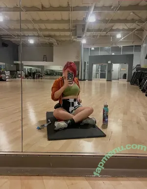 Yellowspoongirl nude photo #0341