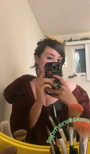 Yellowspoongirl nude photo #0355