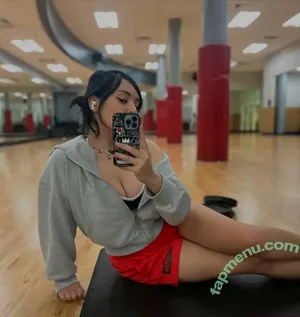 Yellowspoongirl nude photo #0363