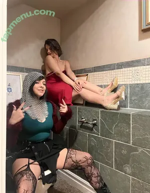 Yellowspoongirl nude photo #0366