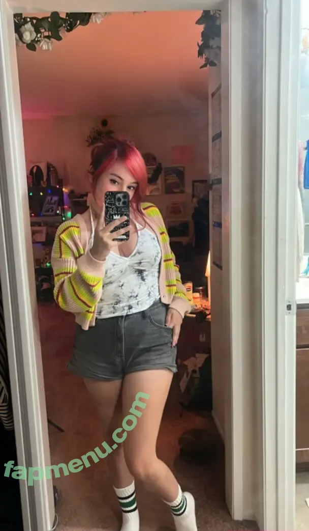 Yellowspoongirl nude photo #0337 (Yellowspoongirl)