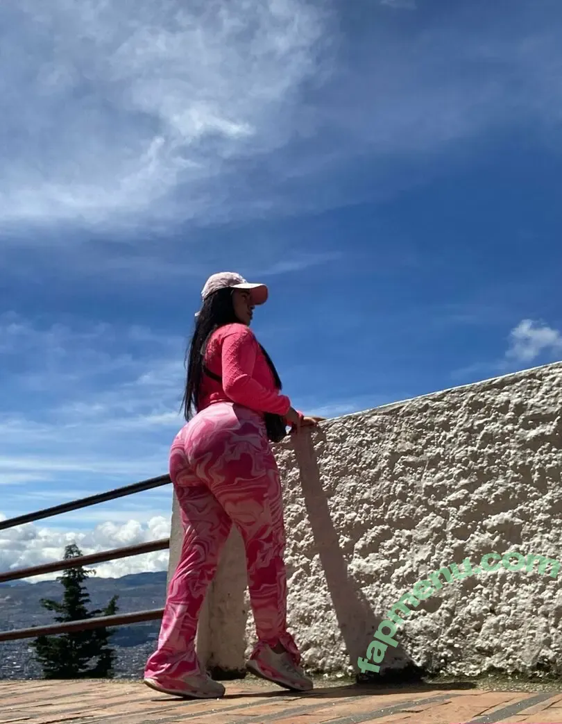 yennifercurves nude photo #0036 (yennifercurves)