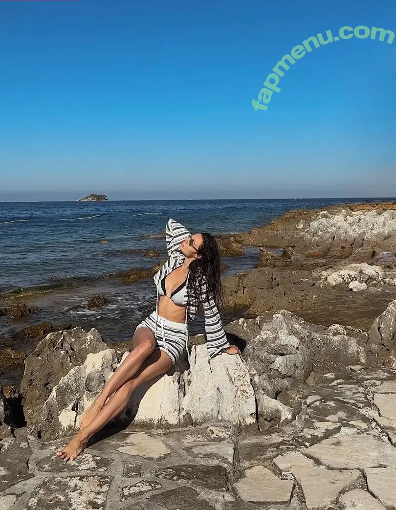 yesalesya nude photo #0004 (yesalesya)