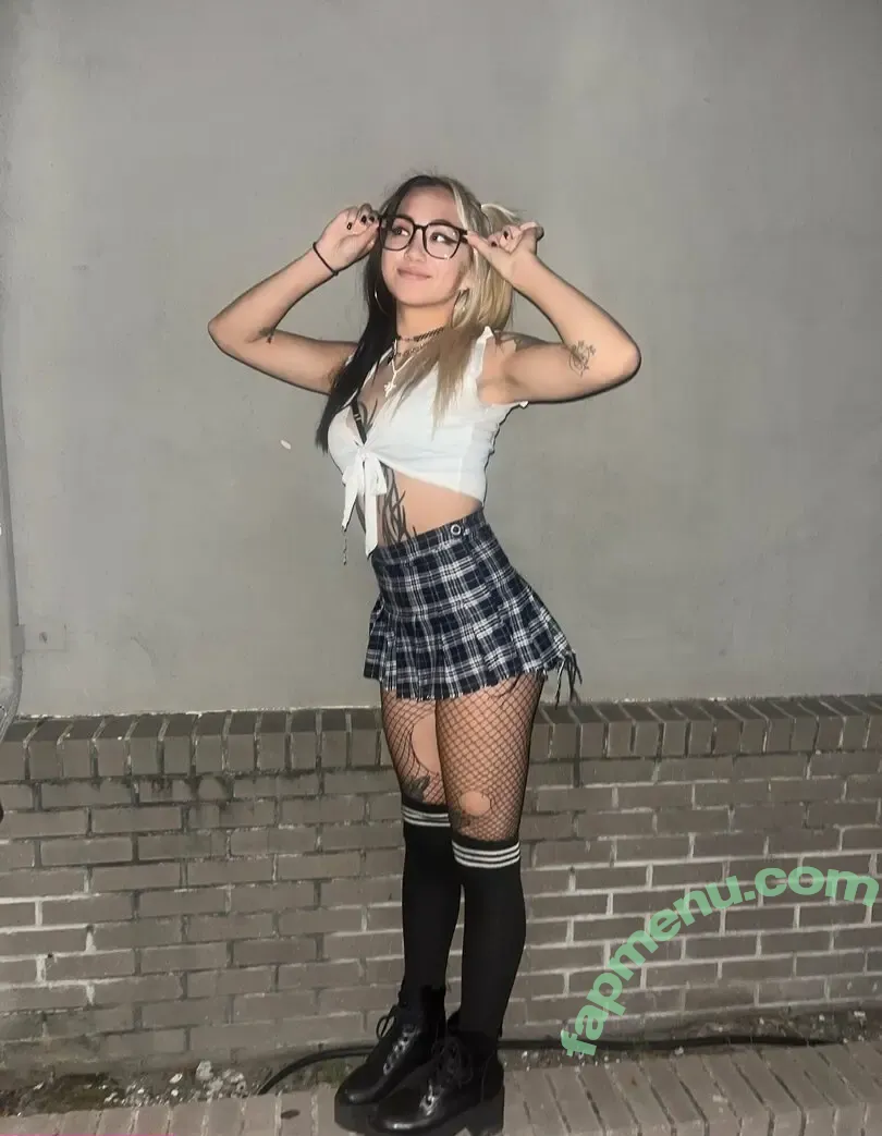 yeshunnixx nude photo #0012 (yeshunnixx)
