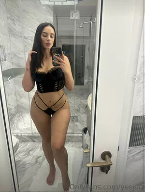 Yesjulz nude photo #0116