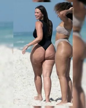 Yesjulz nude photo #0198