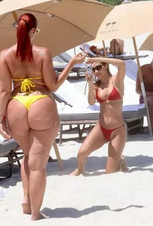 Yesjulz nude photo #0224