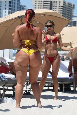 Yesjulz nude photo #0271