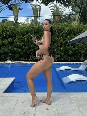 Yesjulz nude photo #0283