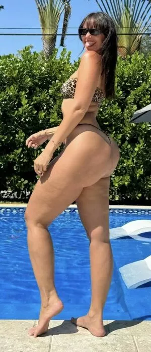 Yesjulz nude photo #0302