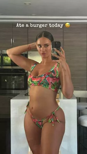 Yesjulz nude photo #0338