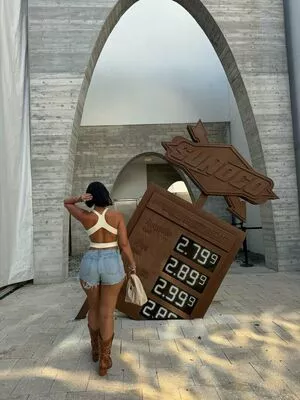 Yesjulz nude photo #0423