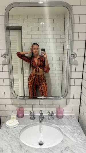 Yesjulz nude photo #0446