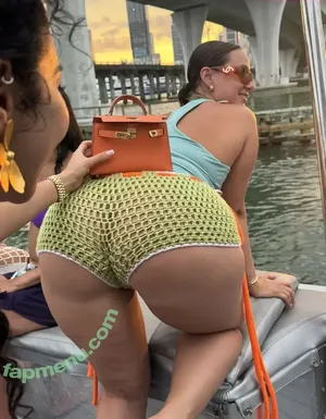 Yesjulz nude photo #0782