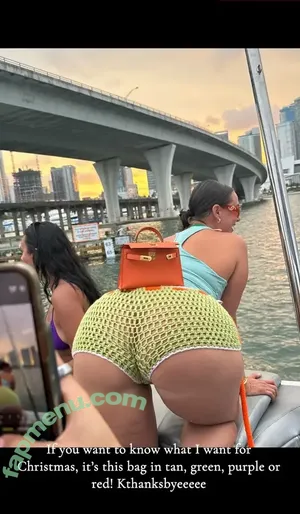 Yesjulz nude photo #0783