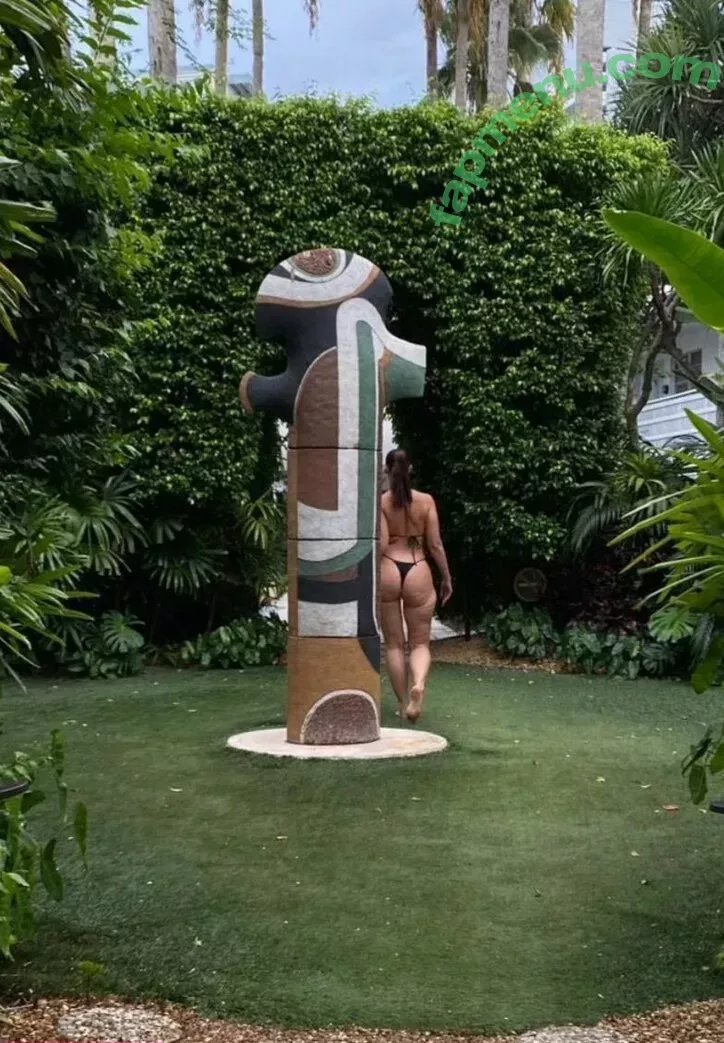 Yesjulz nude photo #0181 (Yesjulz)