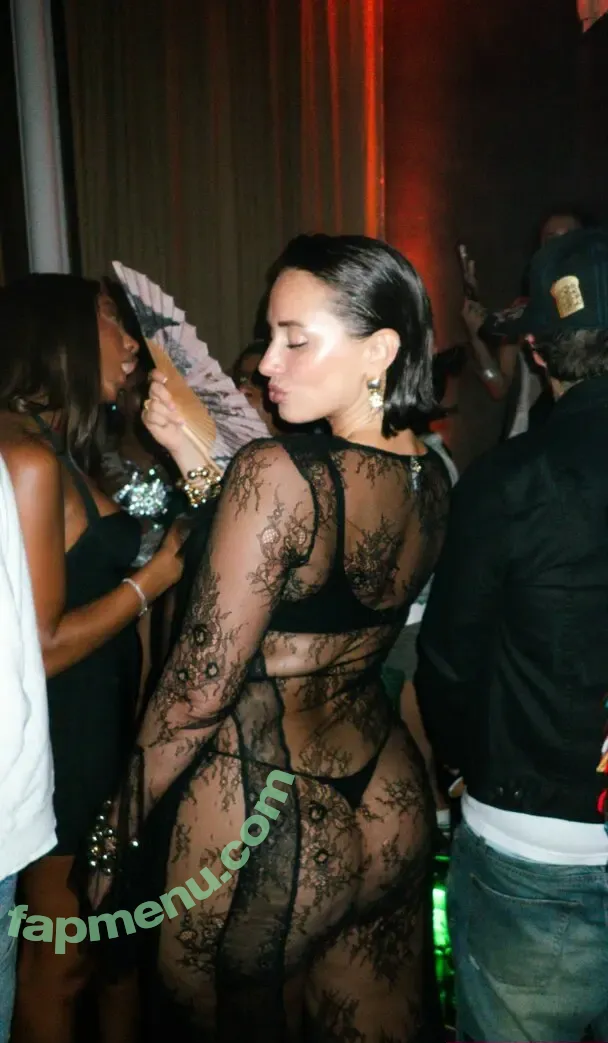 Yesjulz nude photo #0004 (Yesjulz)