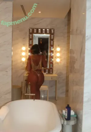 Yesjulz nude photo #0162