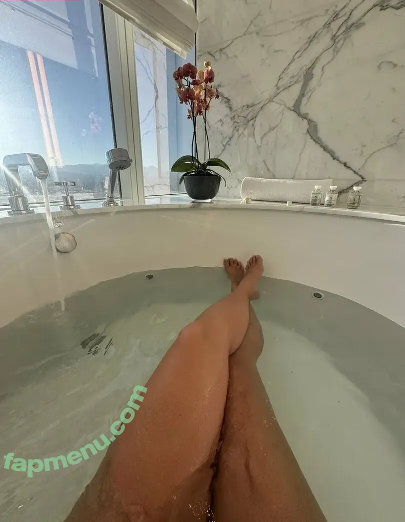 Yesjulz nude photo #0145 (Yesjulz)