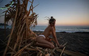 yesonee /  / ariaaback / arialll nude photo #0653