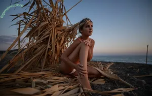 yesonee /  / ariaaback / arialll nude photo #0654