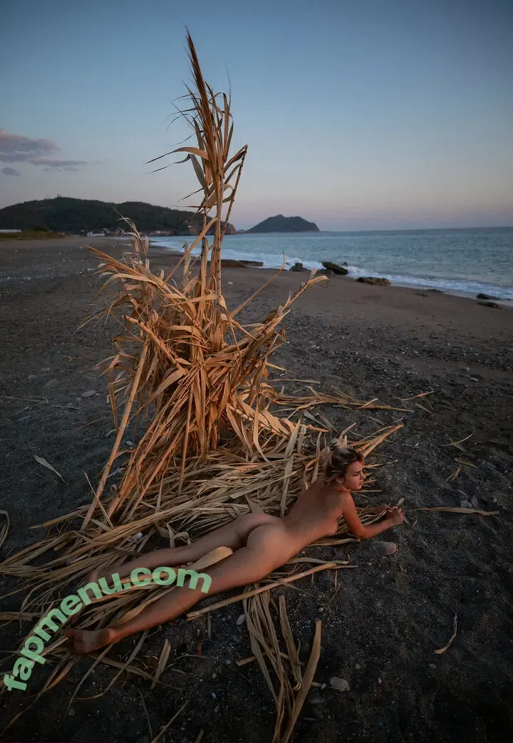 yesonee nude photo #0650 ( / ariaaback / arialll)