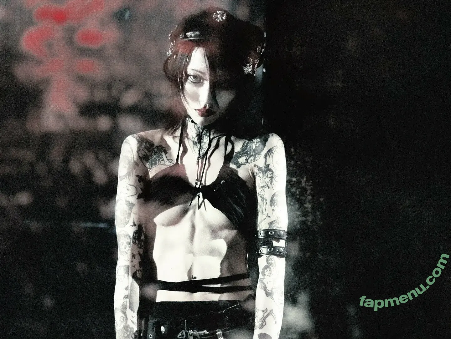 yeule nude photo #0005 (yeul_e)