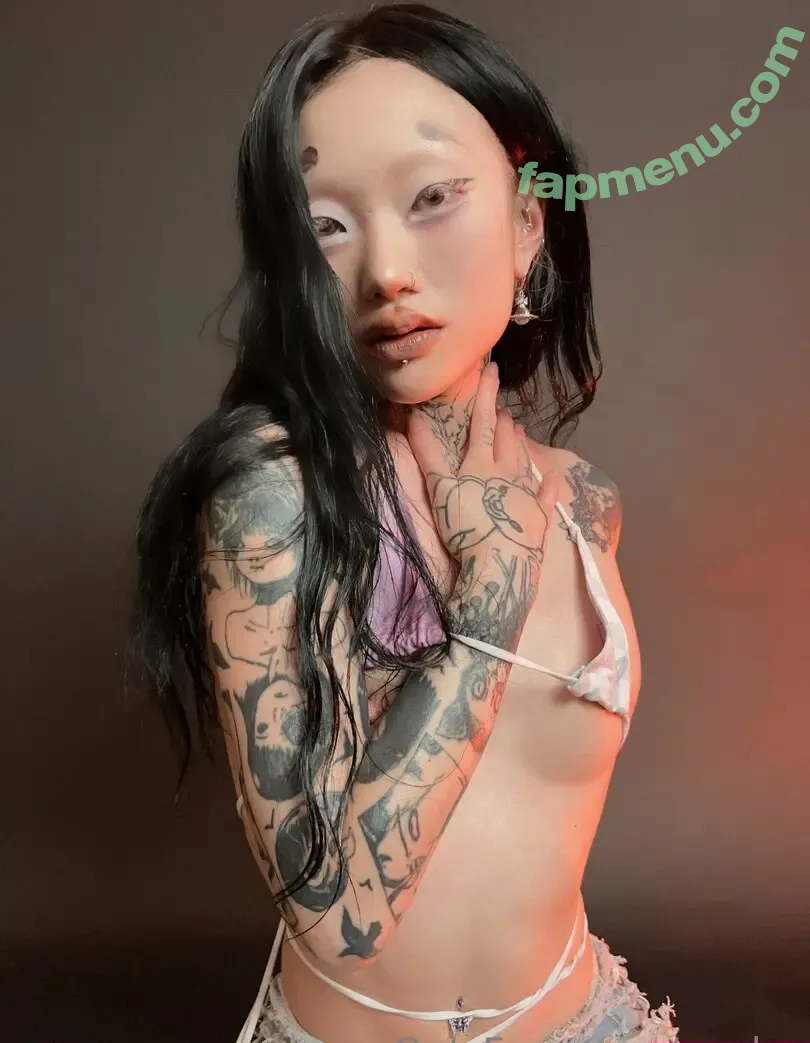 yeule nude photo #0020 (yeul_e)