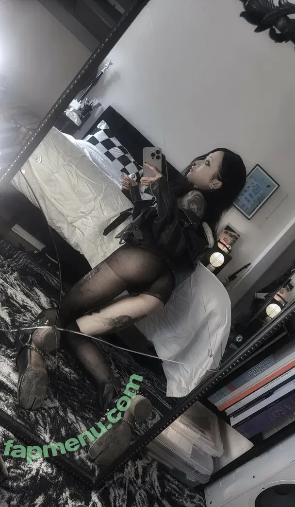 yeule nude photo #0029 (yeul_e)