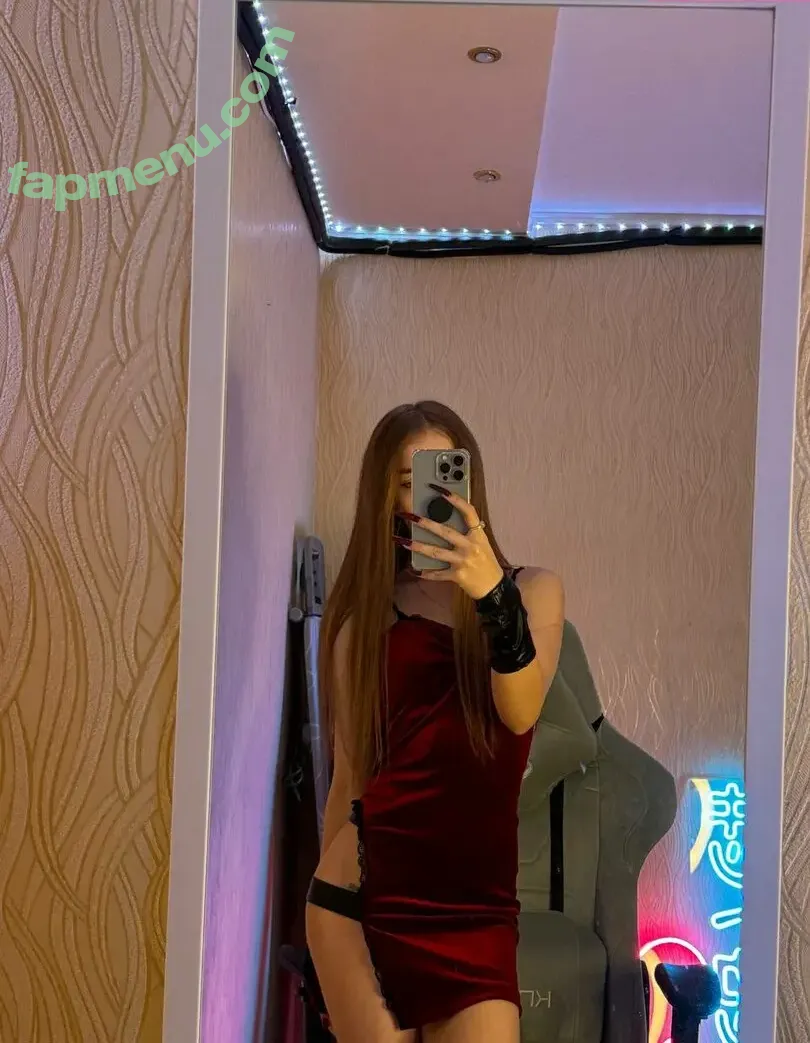 Yglichh nude photo #0053 (Juligirl)