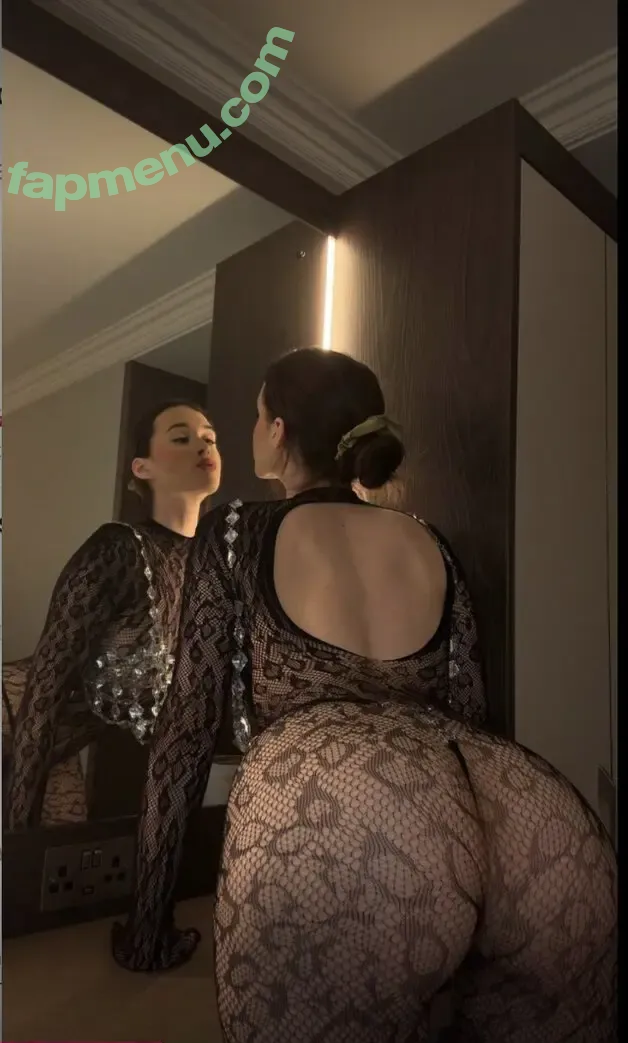 Ygwbt nude photo #0513 (Ygwbt)