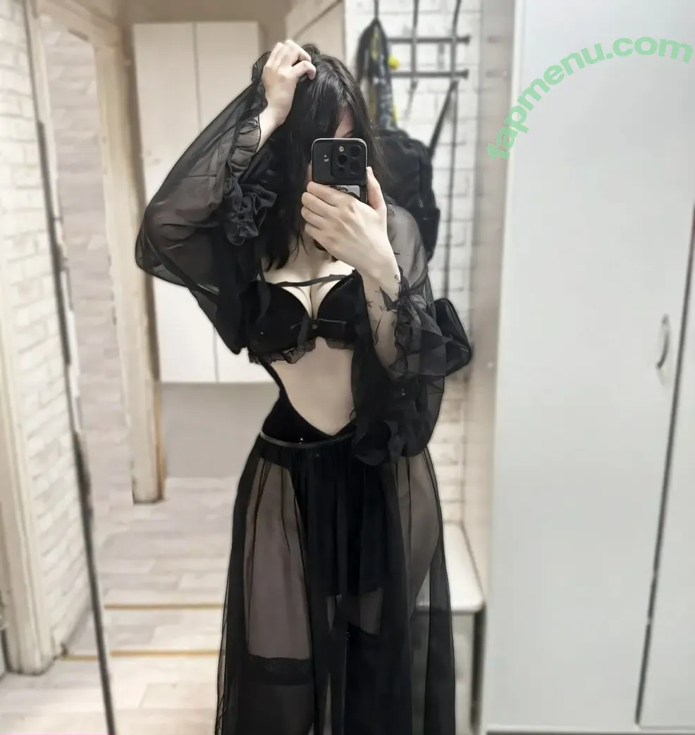 Ygwbt nude photo #1711 (Ygwbt)