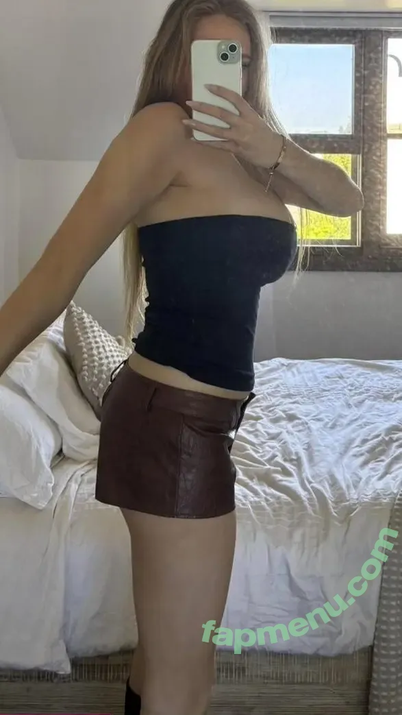 Ygwbt nude photo #2174 (Ygwbt)