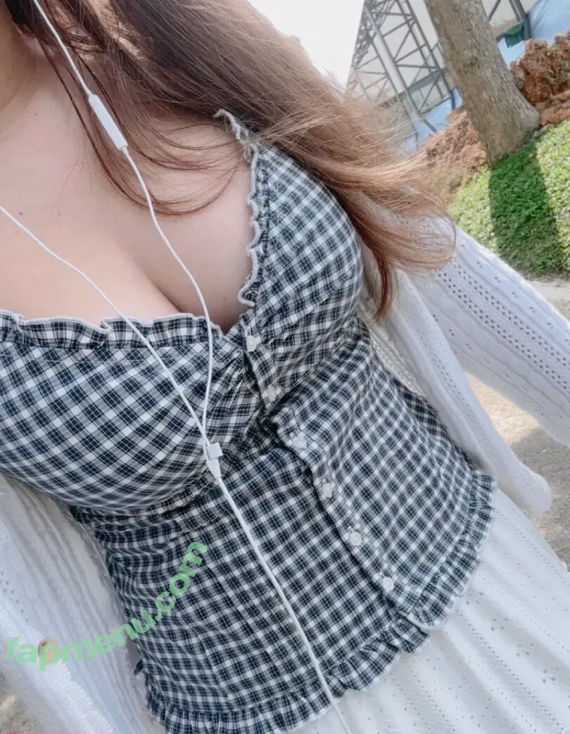 Ygwbt nude photo #2227 (Ygwbt)