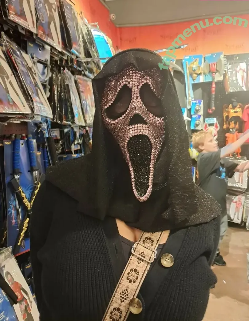 Ygwbt nude photo #2250 (Ygwbt)