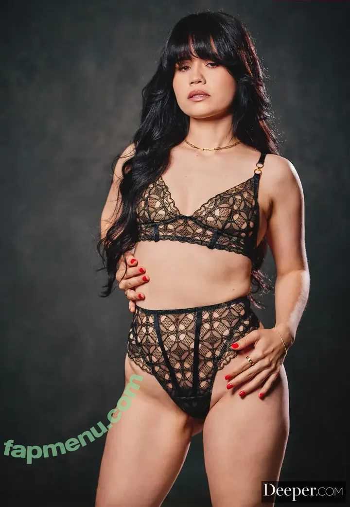 Yhivi nude photo #0004 (kae_yli)
