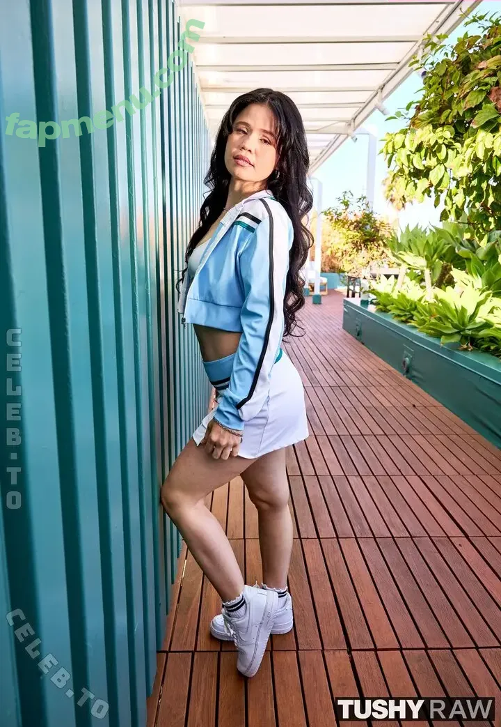 Yhivi nude photo #0141 (kae_yli)