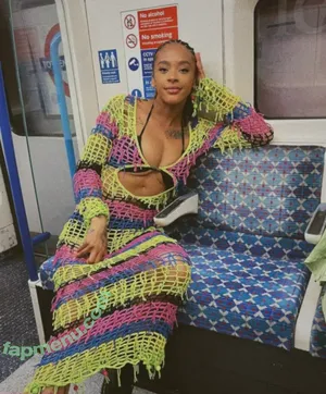 Yinka Bokinni / yinkabokinni nude photo #0020