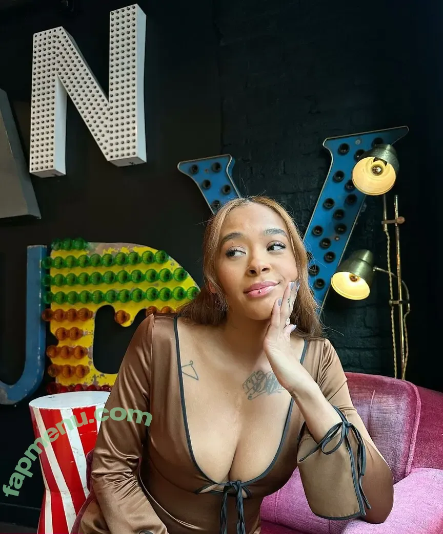 Yinka Bokinni nude photo #0027 (yinkabokinni)
