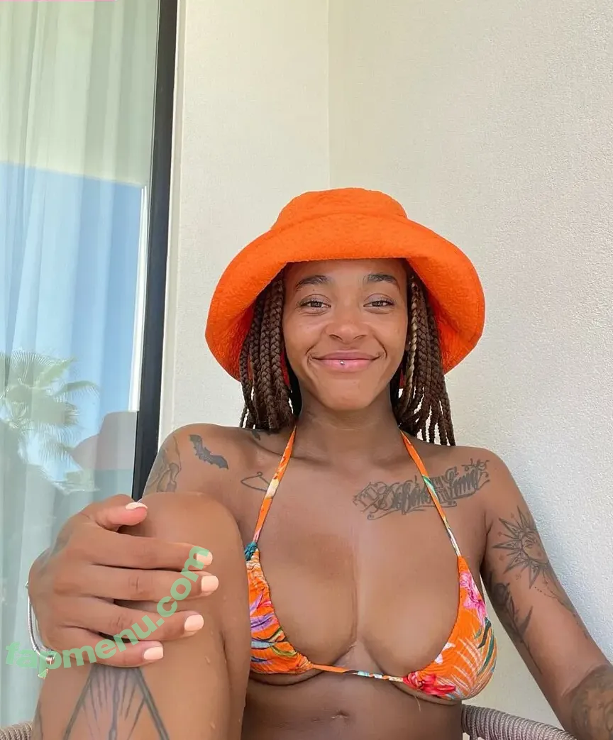Yinka Bokinni nude photo #0042 (yinkabokinni)