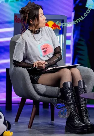 Yinsu Collins / YinsuCollins nude photo #0106