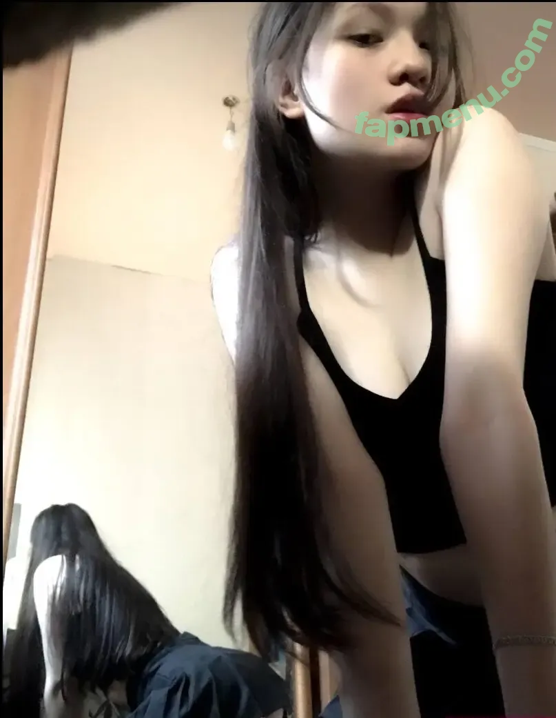 yiwedk nude photo #0044 (sweetkd / yiweqk)