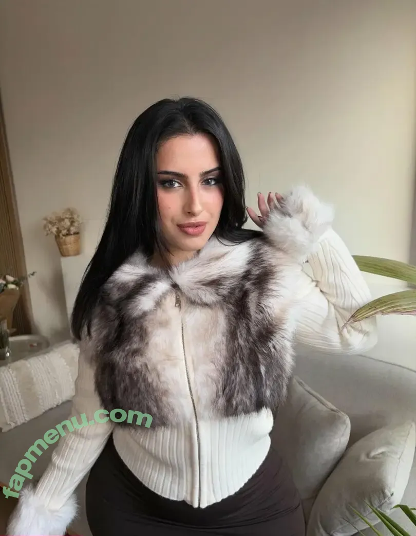 YiYi nude photo #0059 (Ja.gati / tuilayiyi / yiyitruong99)