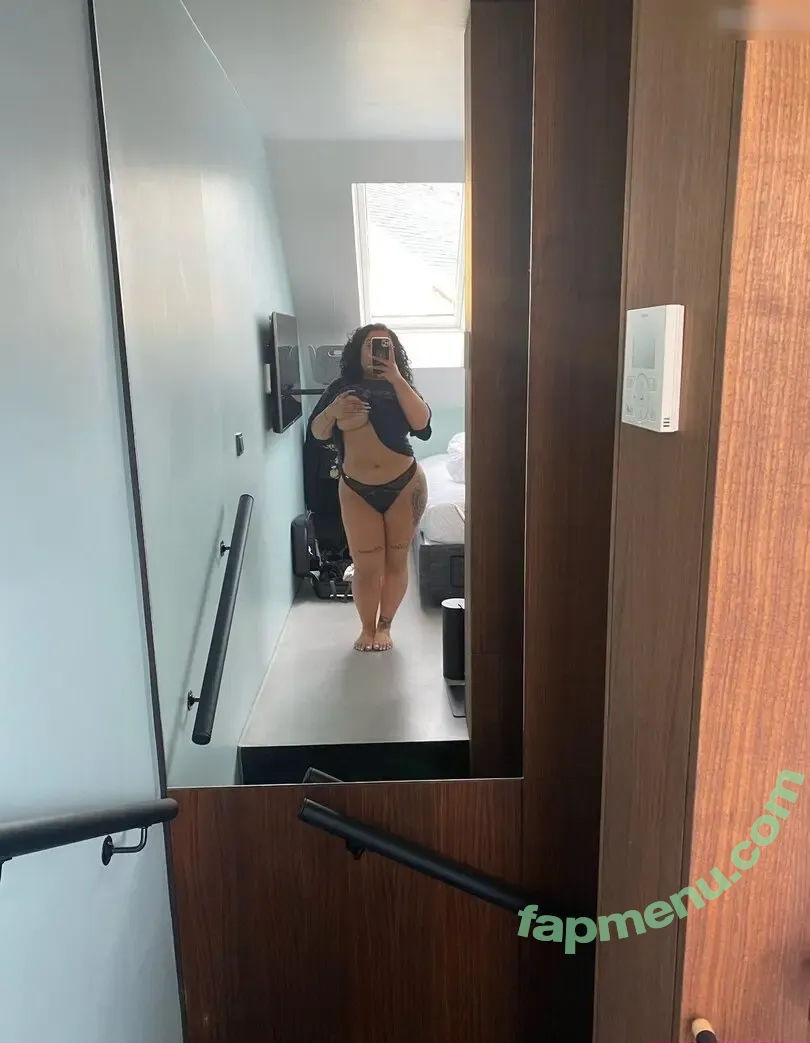 Yma Louisa nude photo #0045 (sirenivystar / yma.louisa / ymalouisa)