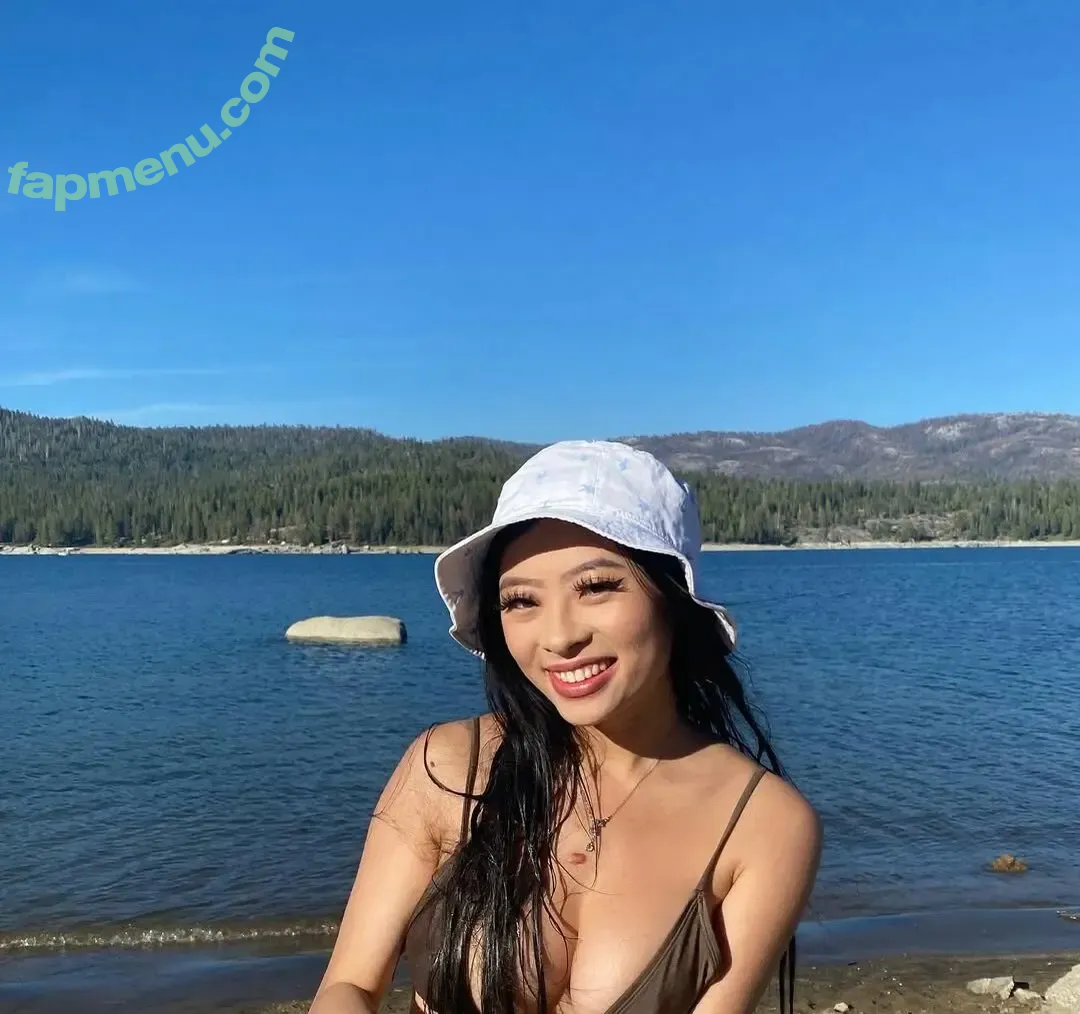 Ynori Nguyen nude photo #0005 (liluzinori / xoxoynori / ynori.nguyen)