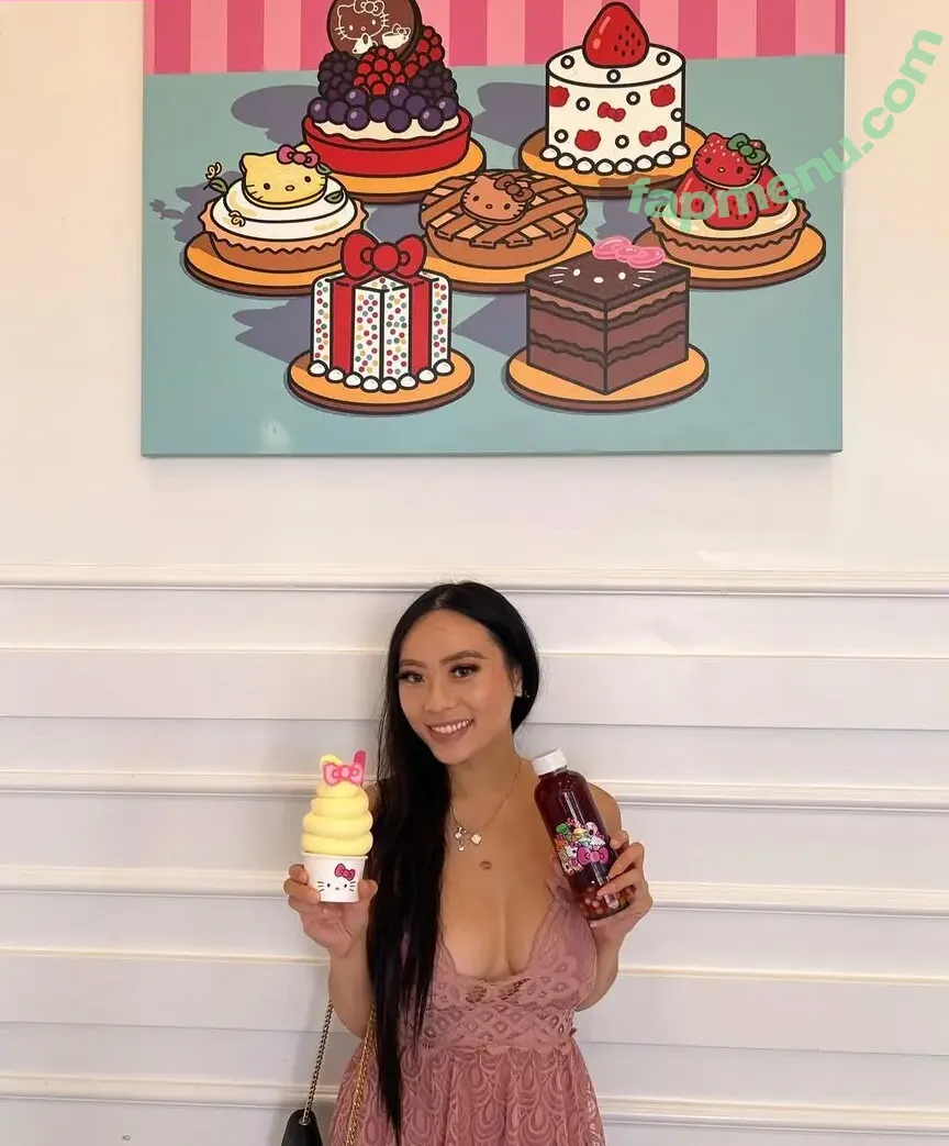 Ynori Nguyen nude photo #0008 (liluzinori / xoxoynori / ynori.nguyen)