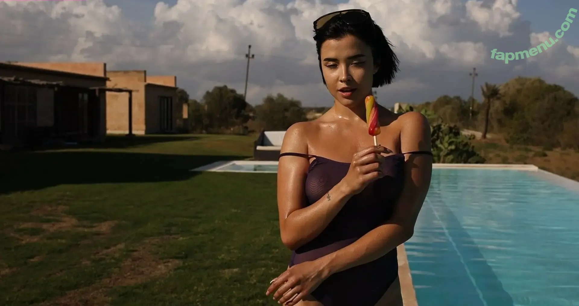 Yoana Nikolova nude photo #0514 (nikolova__y / nikolova_y)