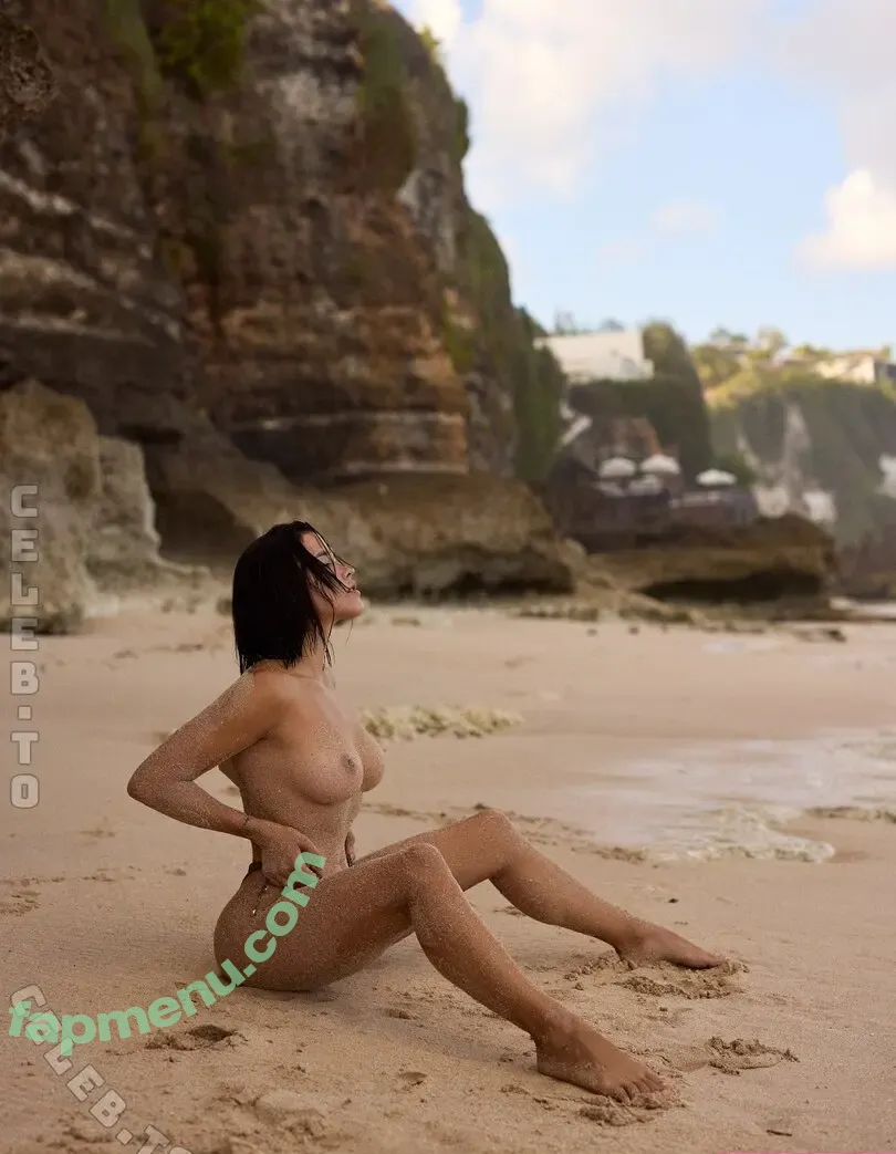 Yoana Nikolova nude photo #0559 (nikolova__y / nikolova_y)