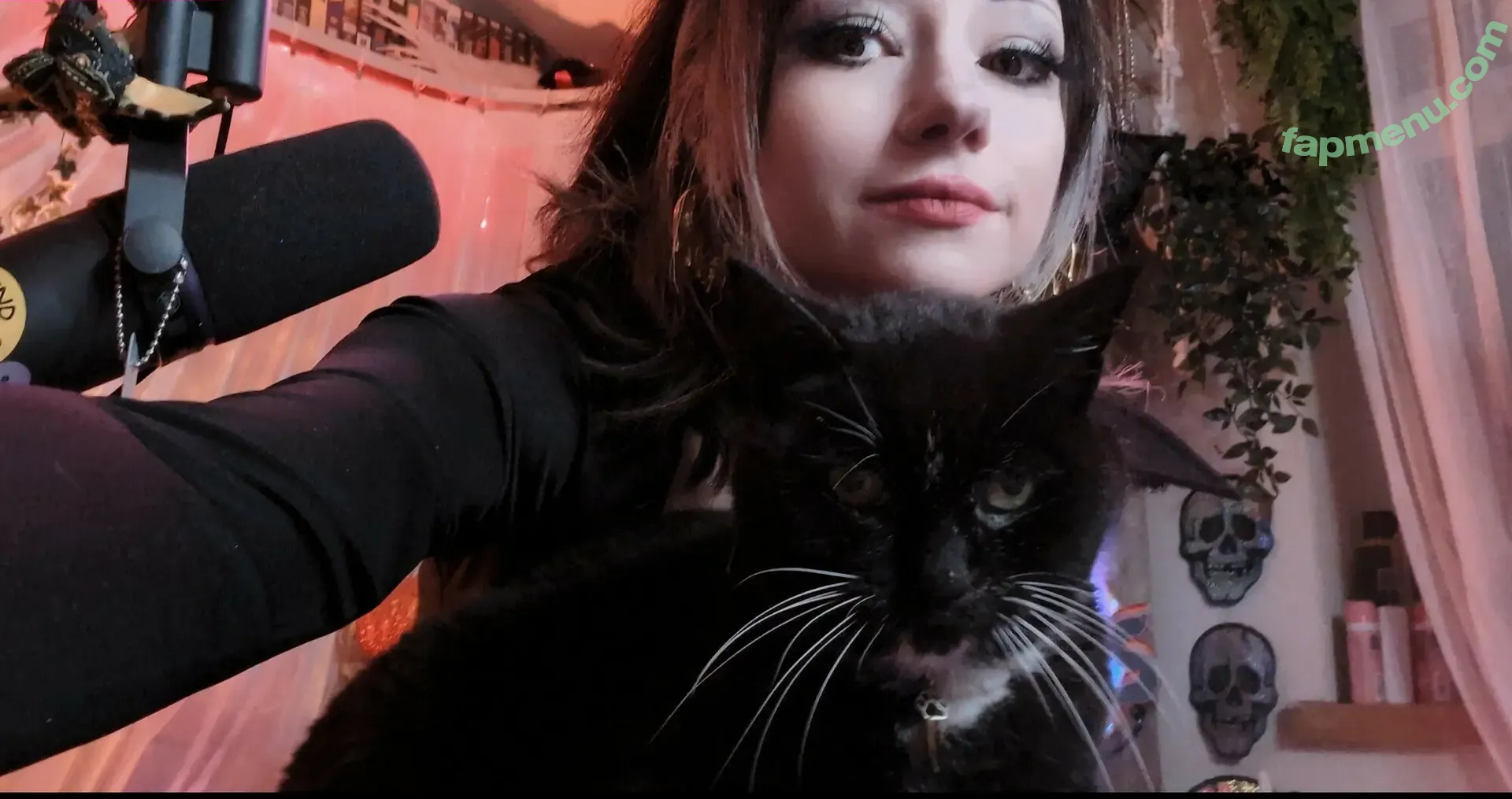 Yogscast Bouphe nude photo #0098 (bouphe / bouphemagic)